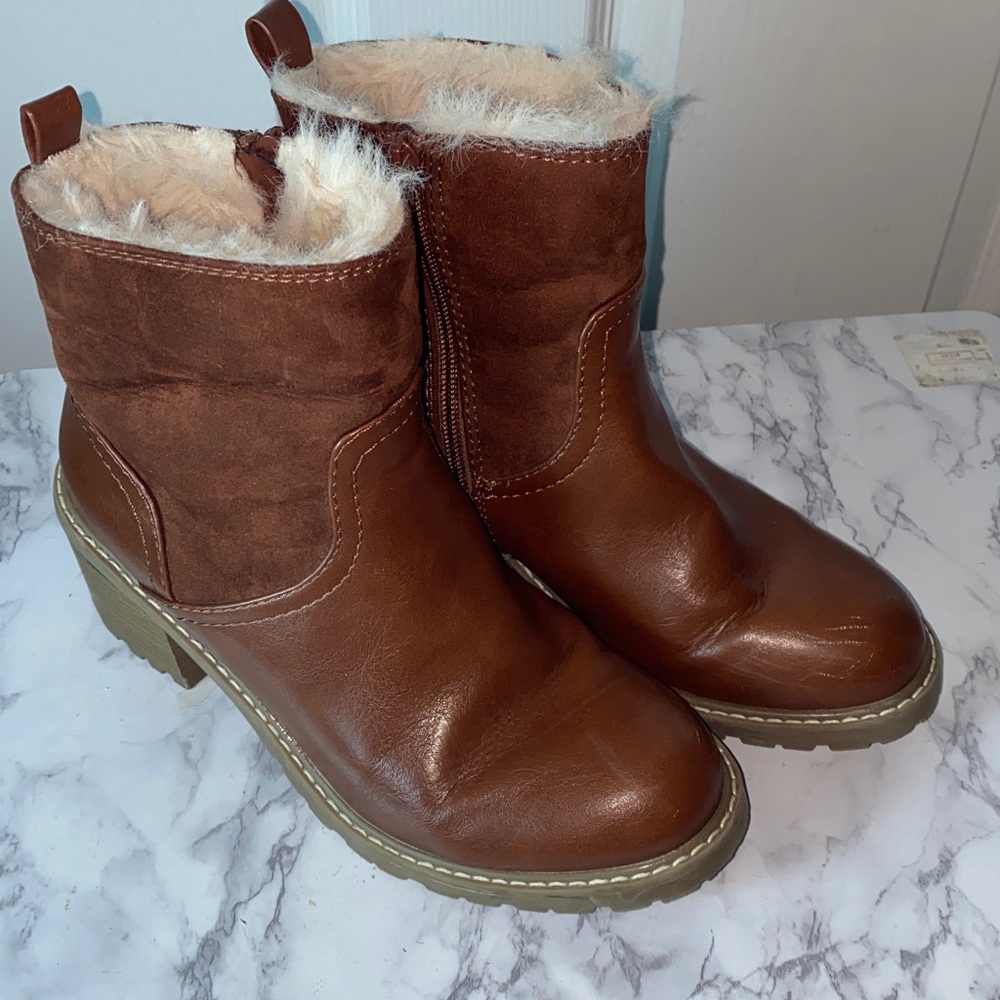 Universal Thread Brown Faux Fur Lined Ankle Boots Side Zip Size 7.5 Chunky 2.5”